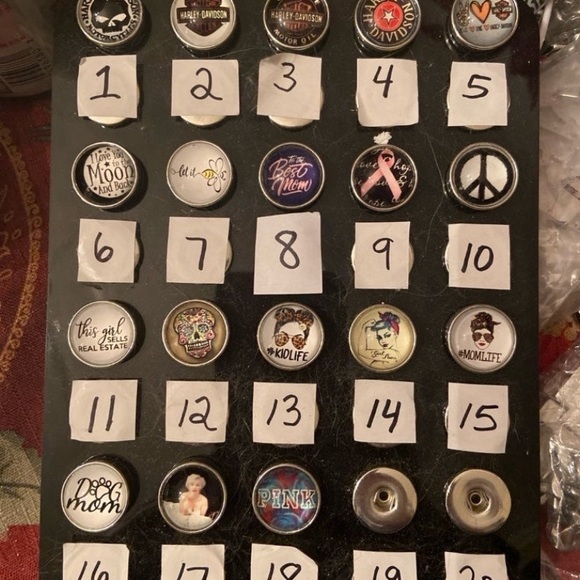 - HD Snap Button Wing Necklace - Picture 5 of 7